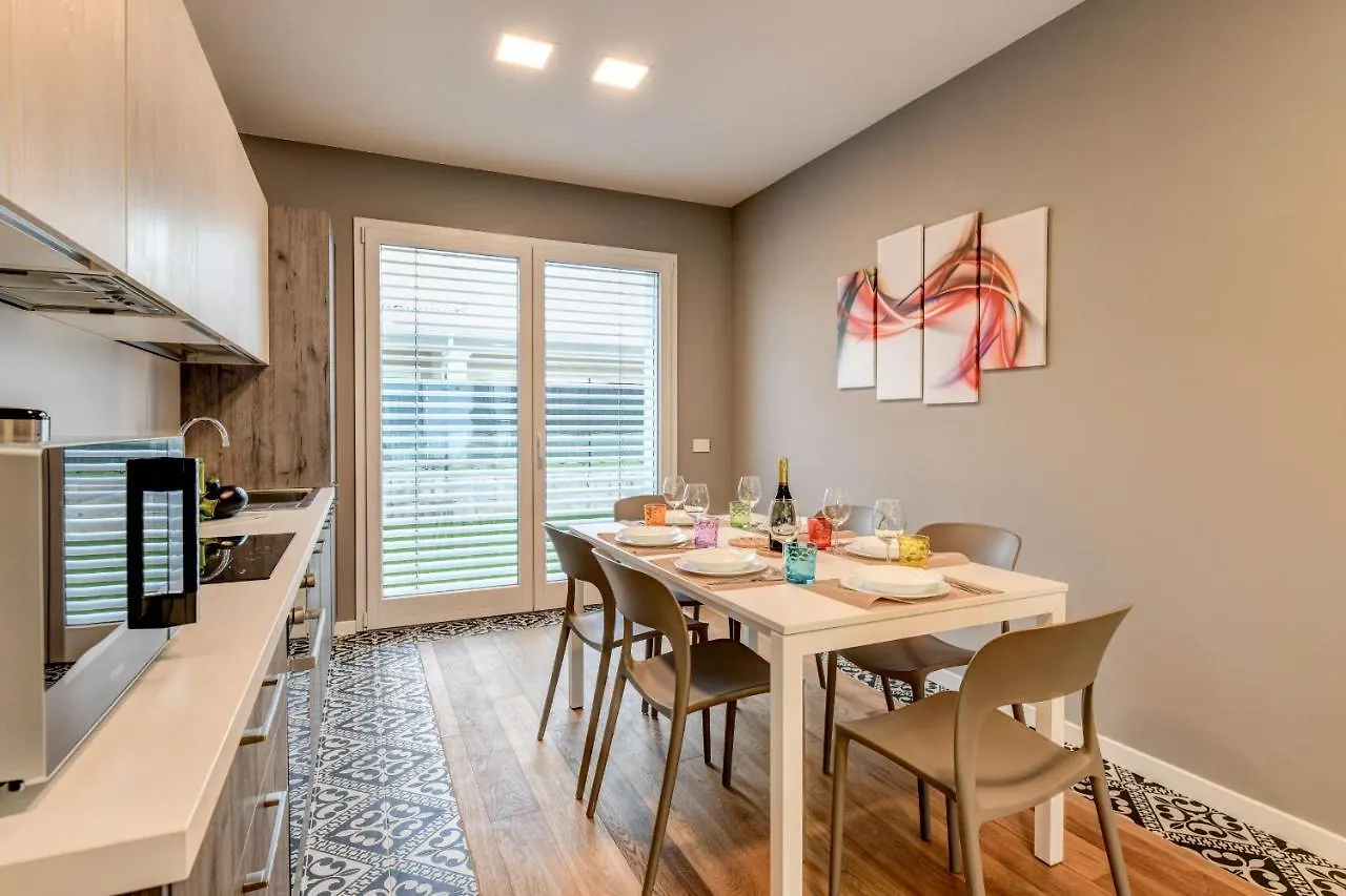 Villette Dolci Luxury Homes Peschiera del Garda 0*,  Italy