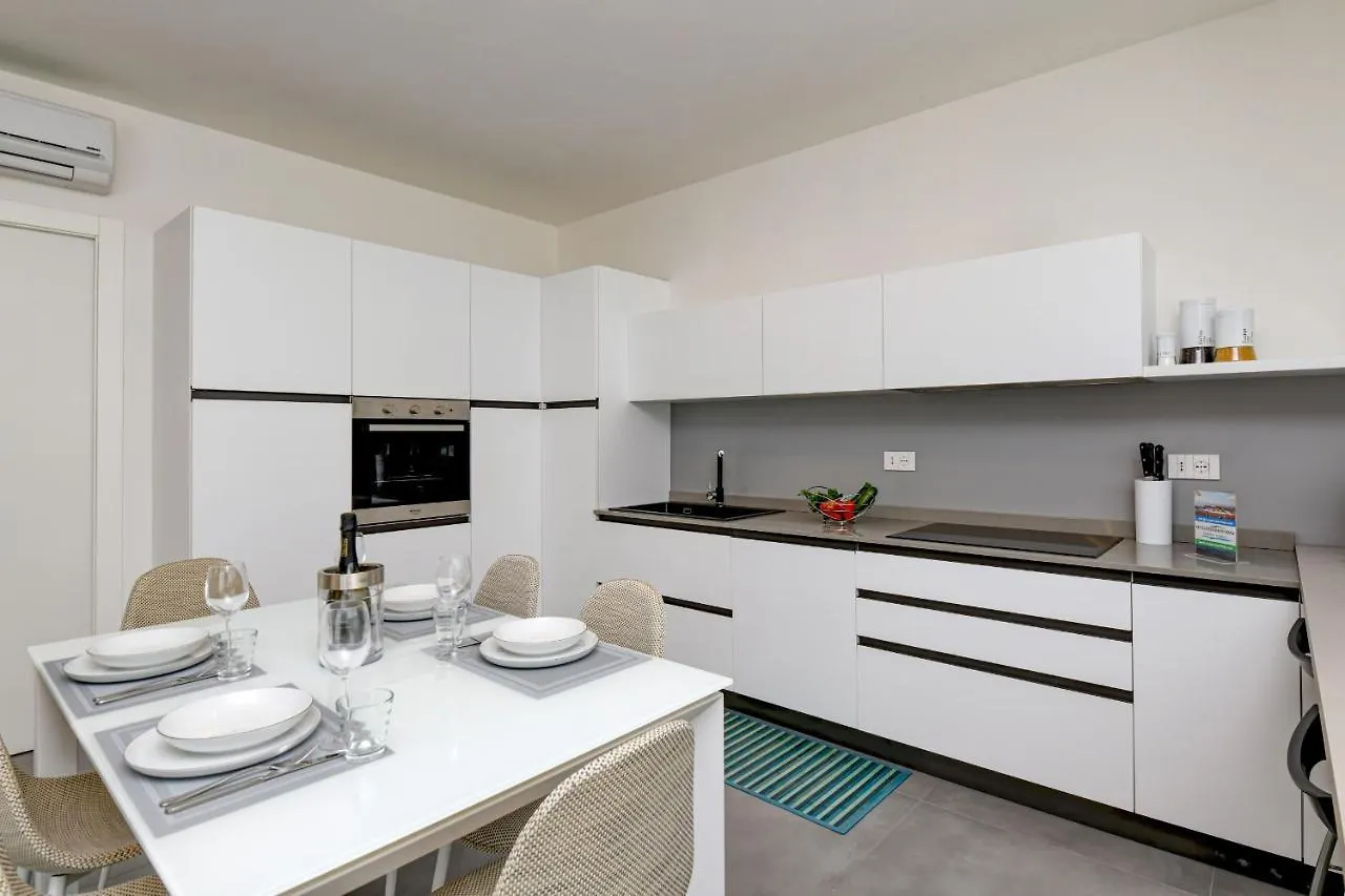 Chalet Villette Dolci Luxury Homes Peschiera del Garda Italy