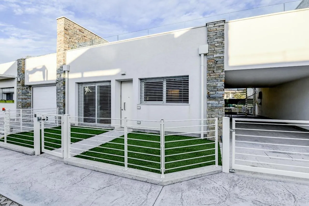 Chalet Villette Dolci Luxury Homes Peschiera del Garda Italy