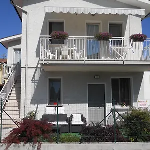 Flora Bed & Breakfast